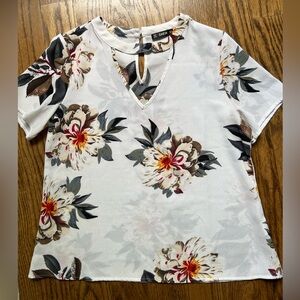 White floral top - V neck cutout
